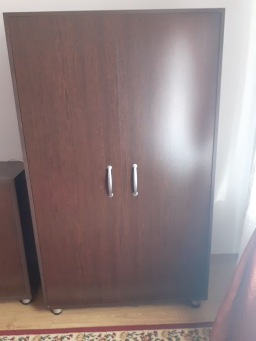 Dulap haine cu doua uși