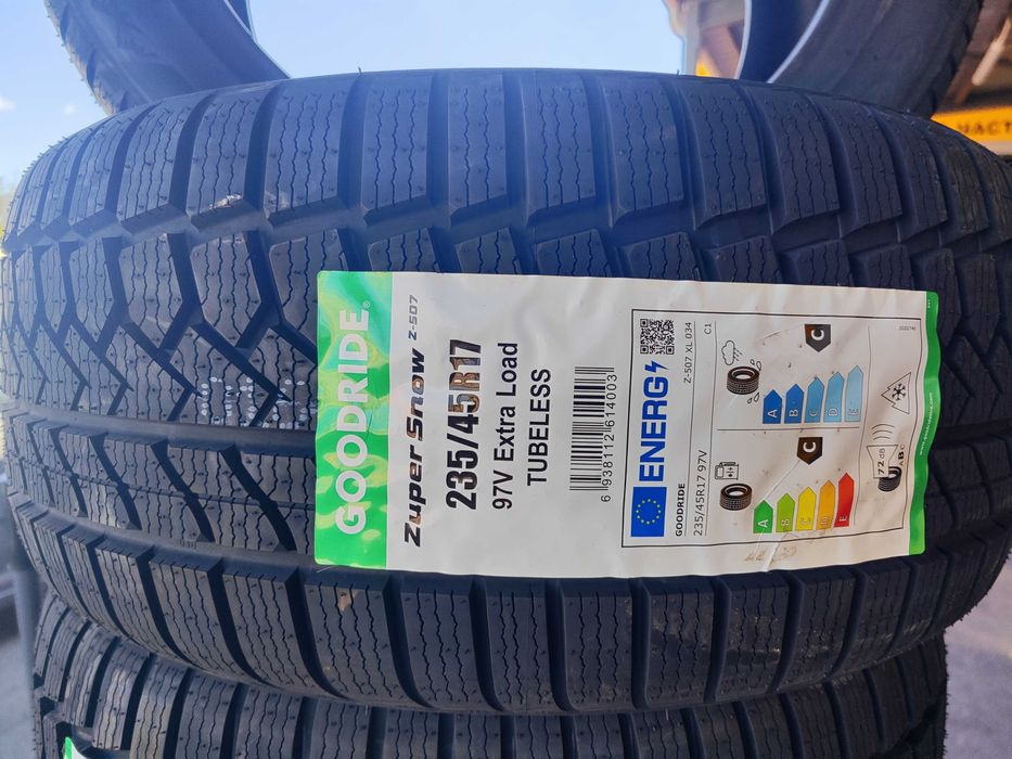 Зимни гуми 235/45/17 Goodride