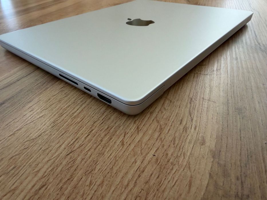 НОВ MacBook Pro 14" M5 10-CPU, 10-GPU, 32GB RAM, 1TB SSD В ГАРАНЦИЯ ДО 14.5.2029г