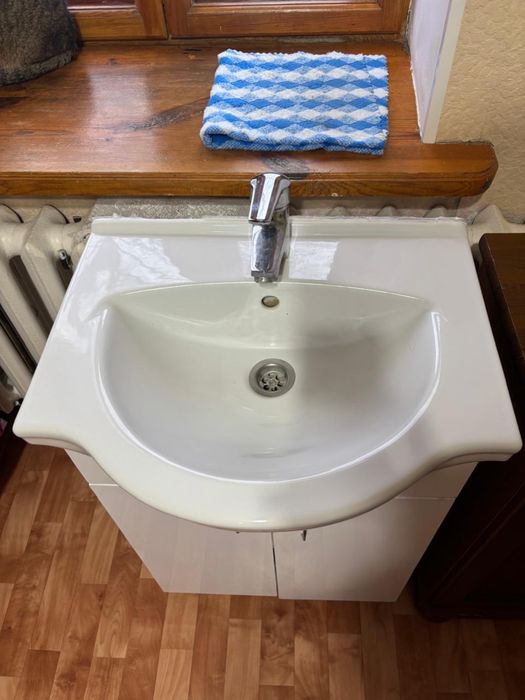 Раковина с тумбой