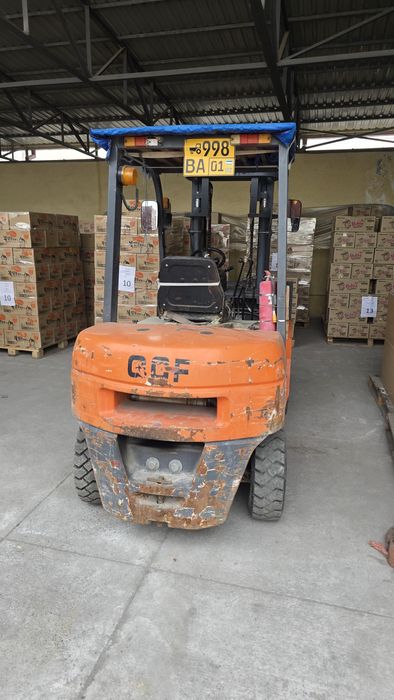 Вилочный погрузчик кара б/у 3 тн сотилади