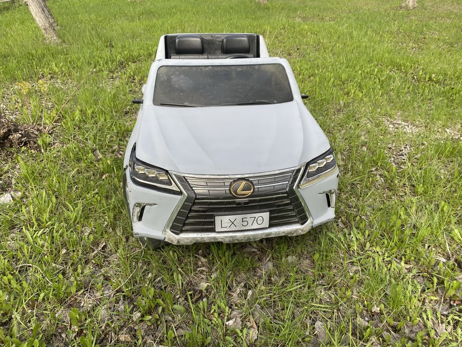 Продаю детскую машинку