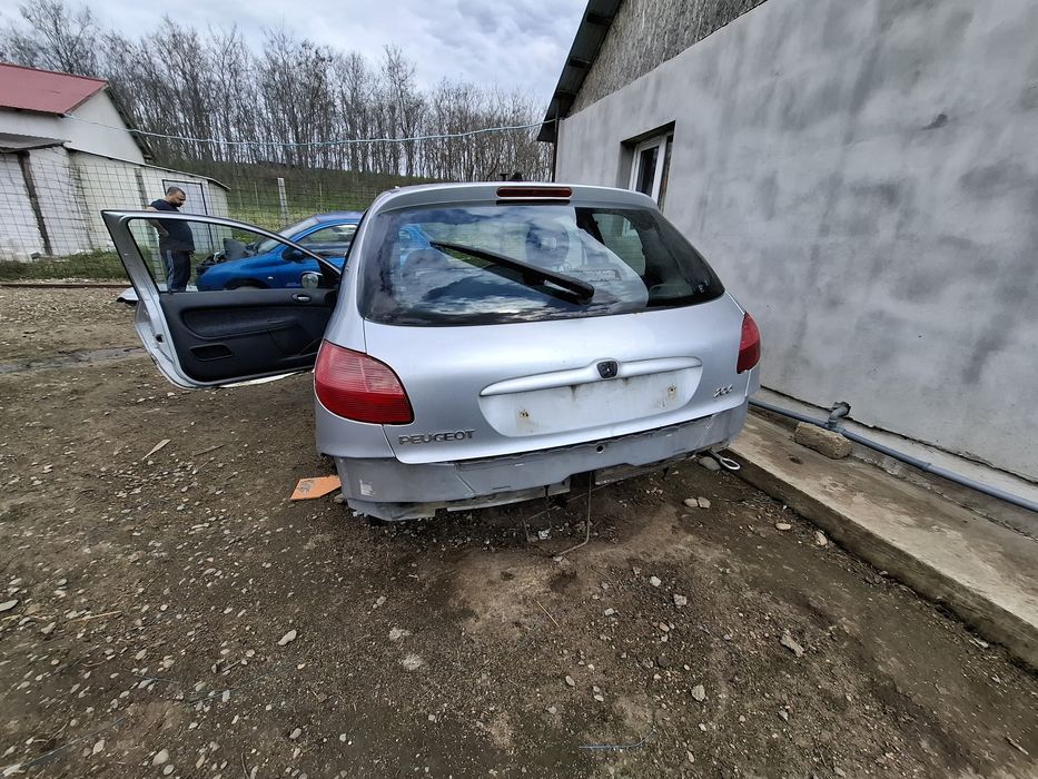 Dezmembrez peugeout 206 1.4 benzina