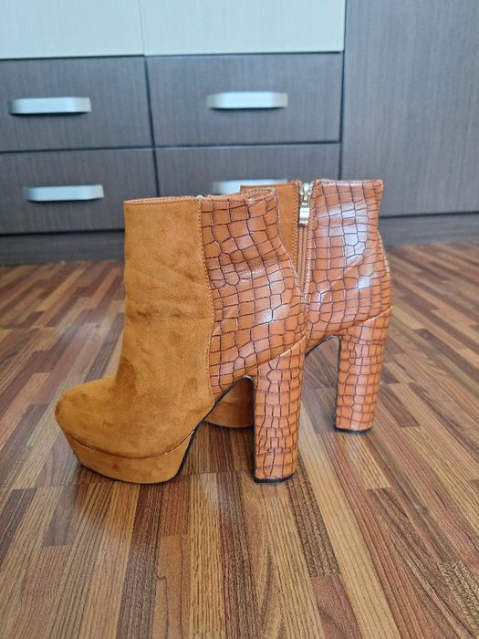 Botine cu toc si platforma