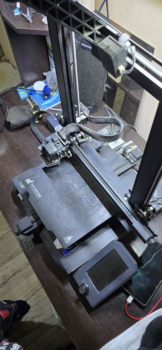 Продам хороший 3D принтер Creality Ender 3s1