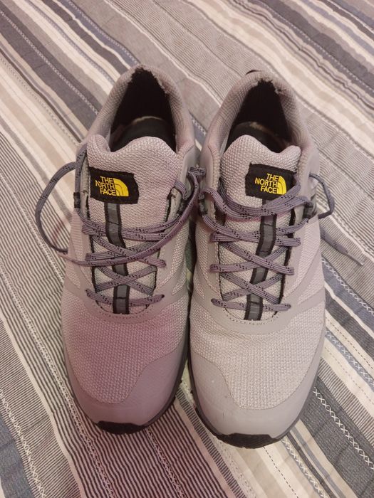 North face  маратонки 47номер