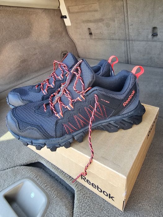 Дамски туристически обувки  Reebok
