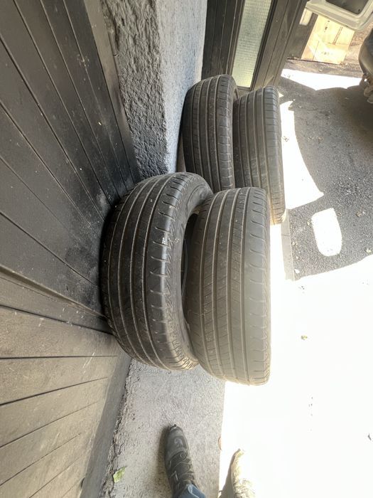 Vand 4cauciucuri de vara 225/65 R17 Bridgestone