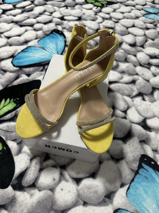 Sandale dama marimea 38 galbene