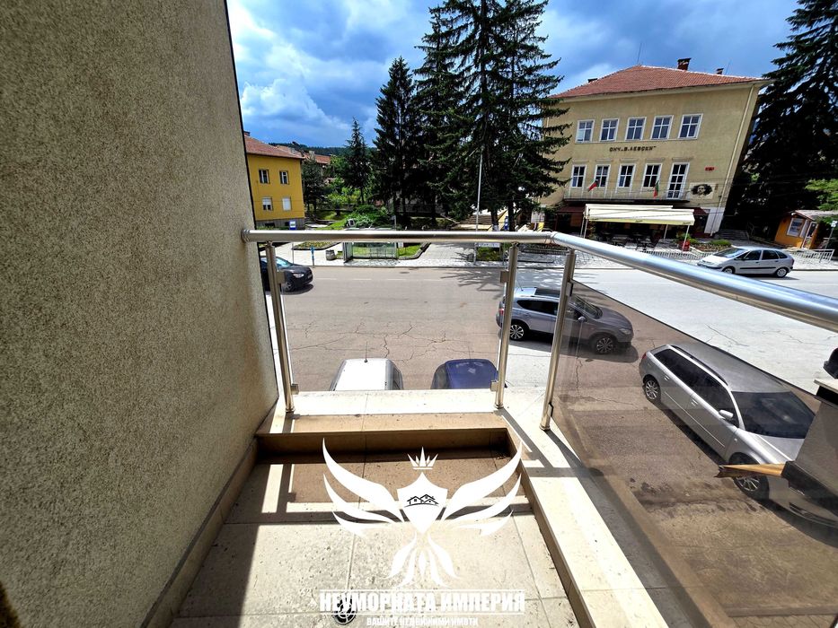 Продавам двустаен апартамент 68кв.м. на 2 етаж в гр.Велинград кв.Каменица