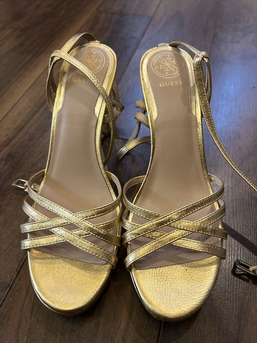 Sandale cu toc Guess