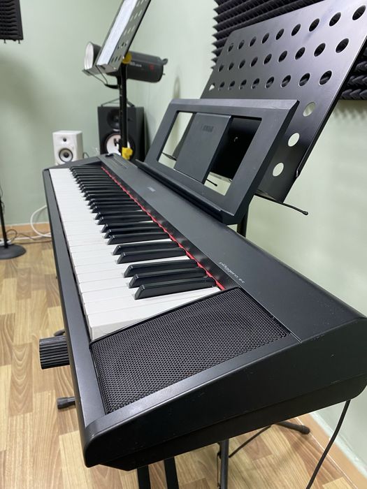 Продам цифровое пианино YAMAHA