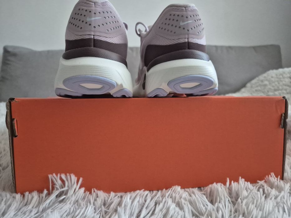 Nike Structure 26-marimea 38.5, noi