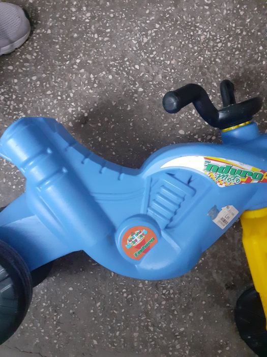Bicicleta   fata pedale condiții bună