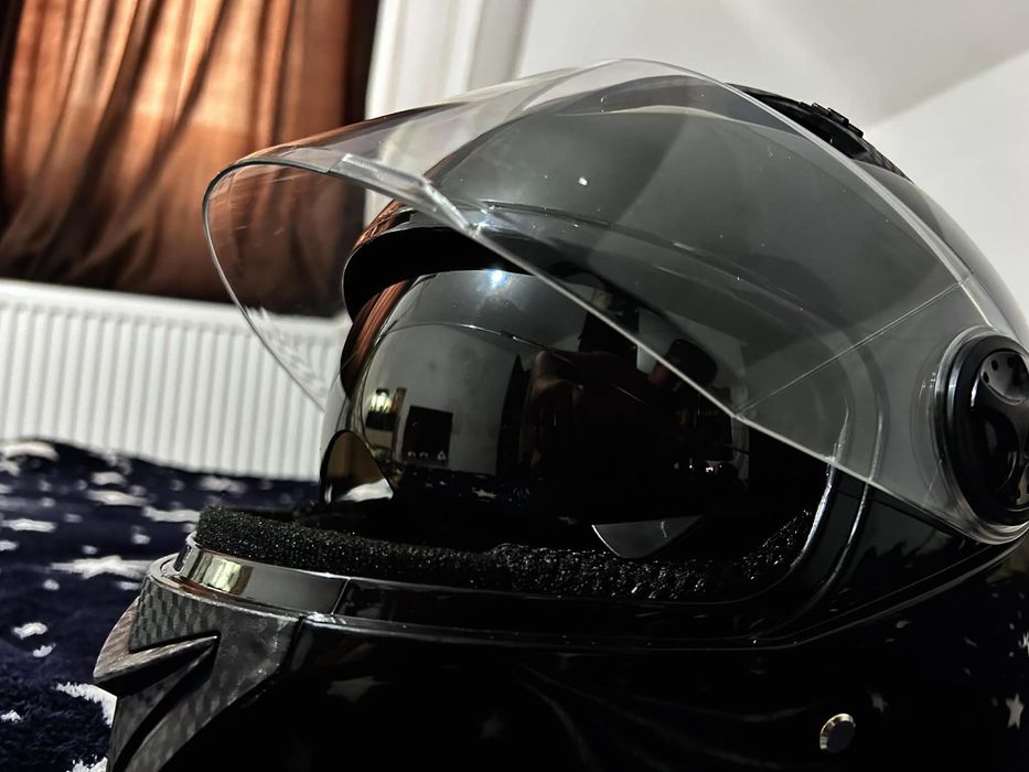 Vand casca de motor AXV noua cu cutie
