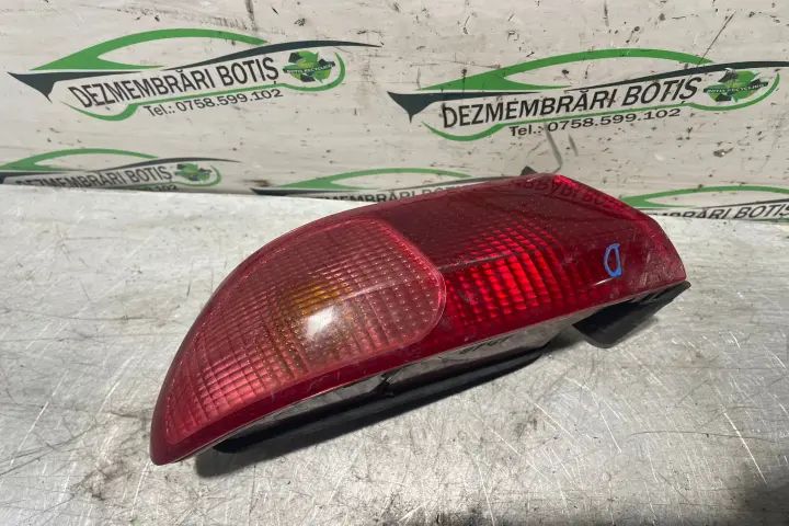 Lampa / Tripla stop stanga pe aripa Alfa Romeo 156 2001