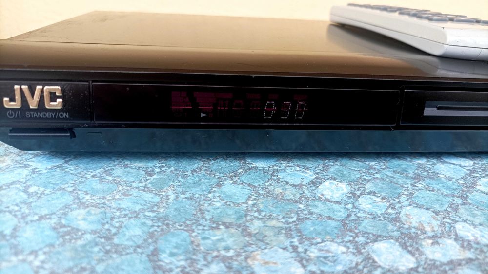 DVD плейър JVC-xv-210