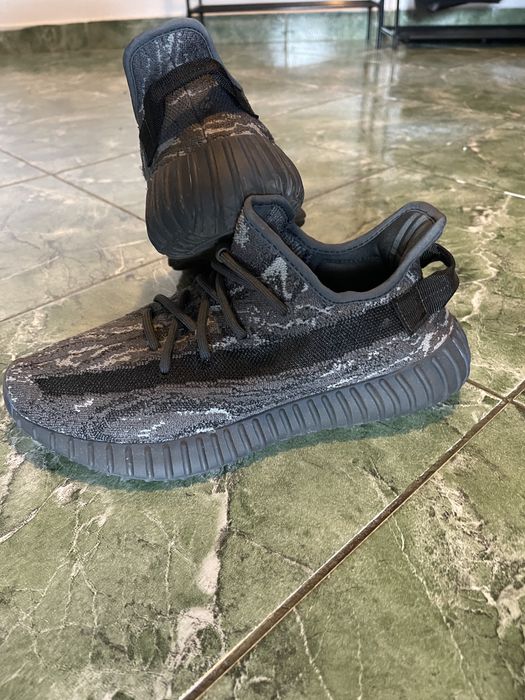 Yeezy 350 V2 Dark Salt