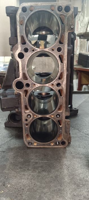 Продом блок и шатуны Ауди 100