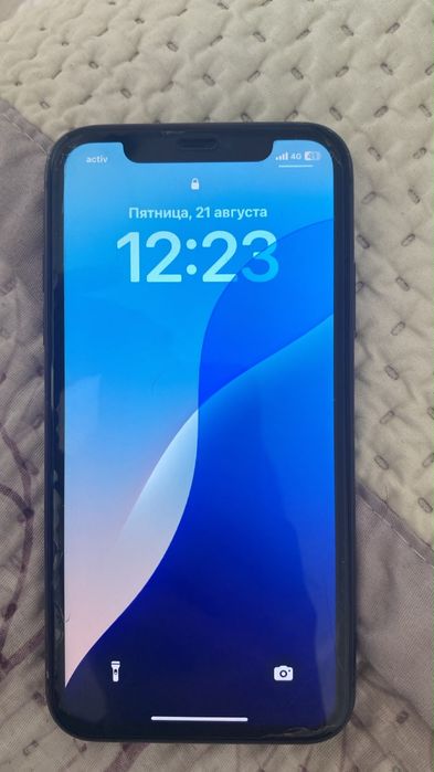 Айфон 11 царапин есть