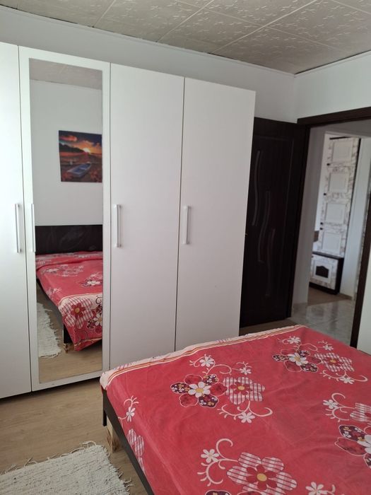 Închiriez apartament