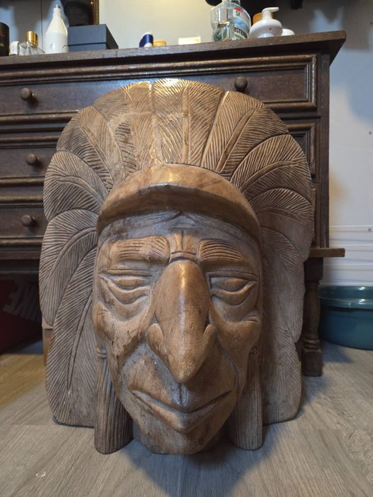 И дия е от цяло дърво