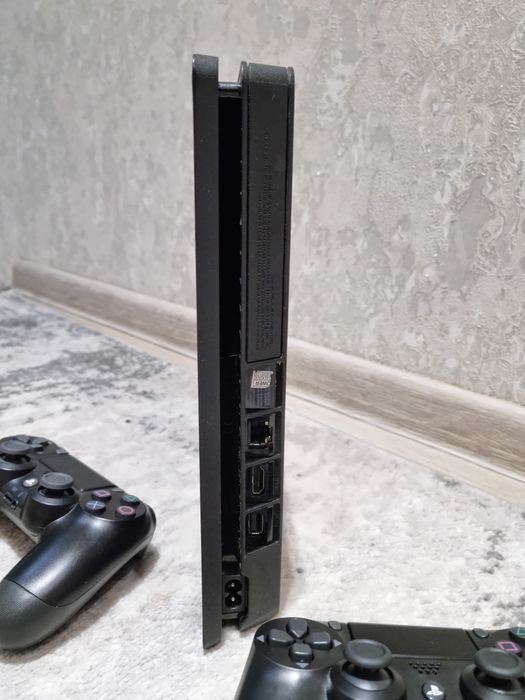 Playstation 4 Slim