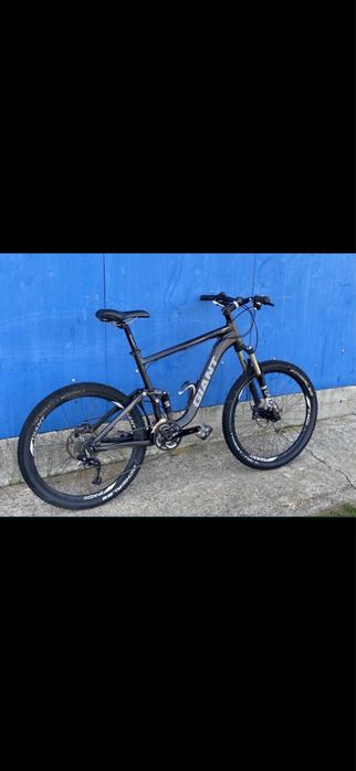 Bicicleta full suspension