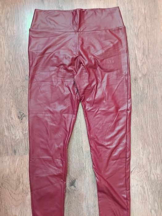 Сет кожен клин и пантолон Л размер