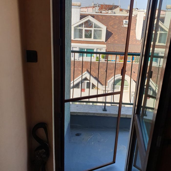 Дава се под наем Многостаен апартамент в Варна, Червен площад - 98 кв.м за 765 € - Снимка #16