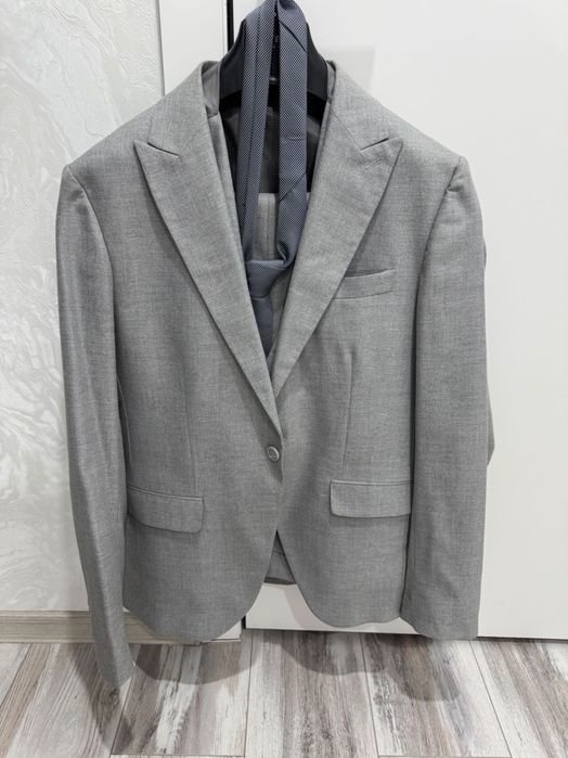 Продам Мужской костюм