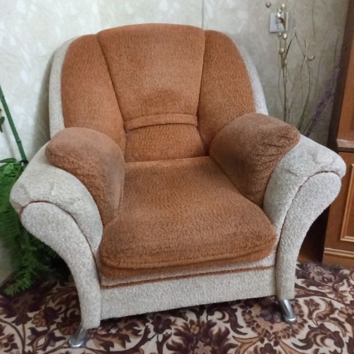 Продам набор мягкой мебели