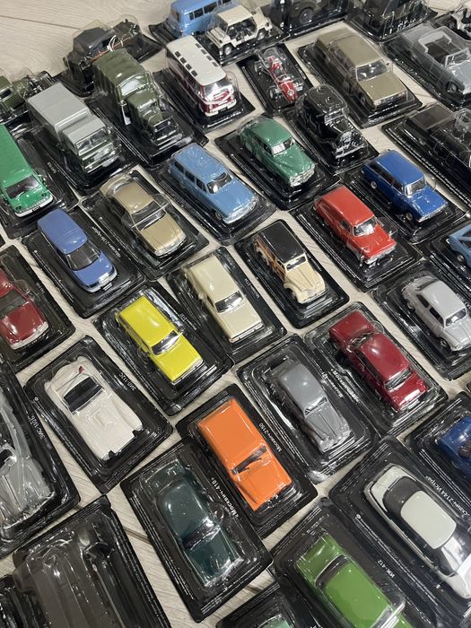 СРОЧНО продаются модели машин 1:43