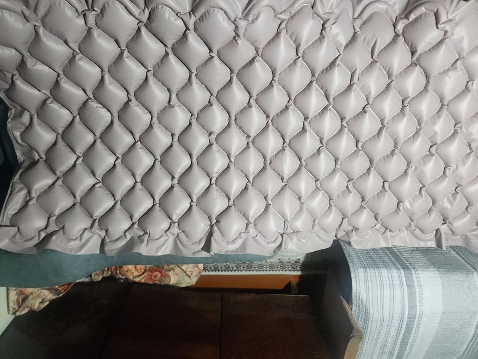 Лечебный матрас для лежащих больных.