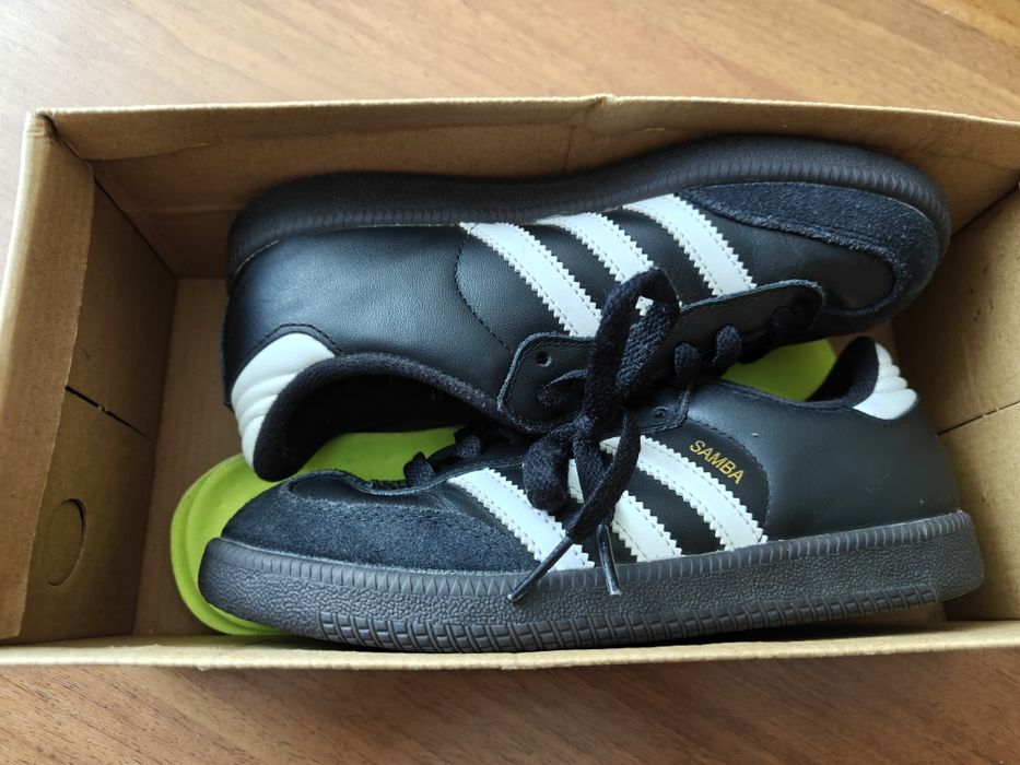 Продам кросовки Adidas 35 размер