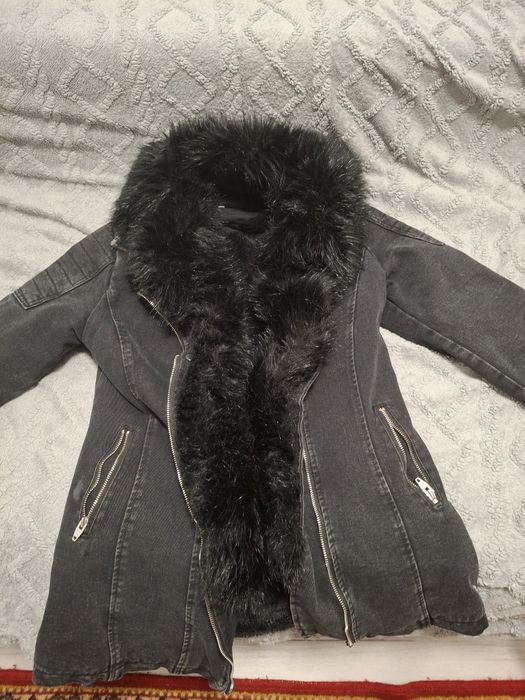 Продам женскую куртку