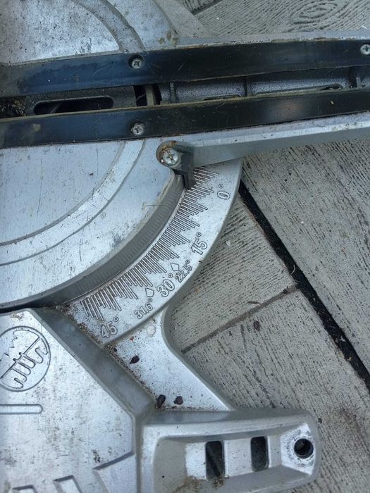 Ferăstrău circular de tăiat în unghi (fără pânză) telescopic Energer