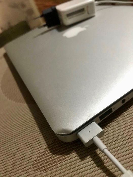 Продаётся MacBook Air a1502
