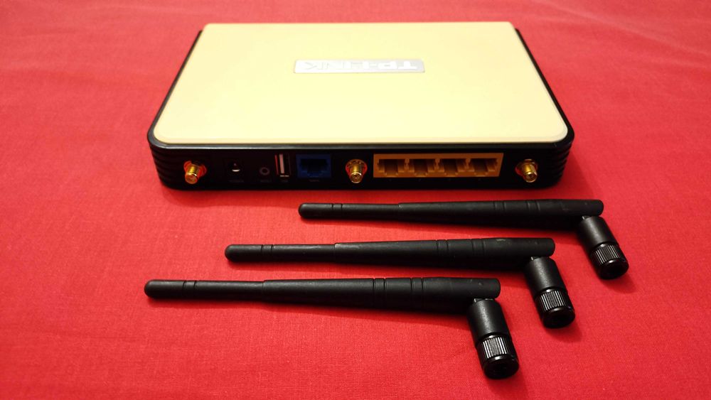 Гигабитови Рутери TP-Link TL-WR1043ND с USB порт