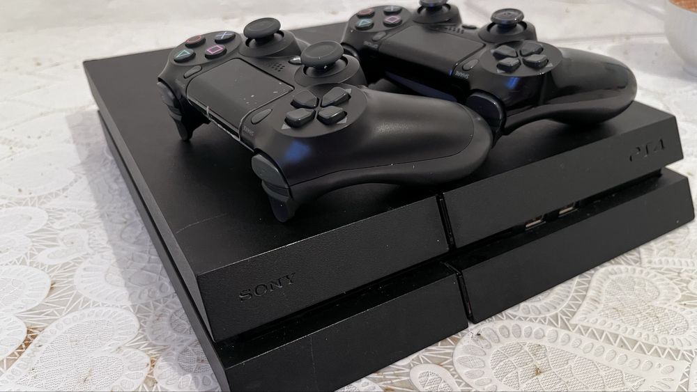Sony PlayStation 4