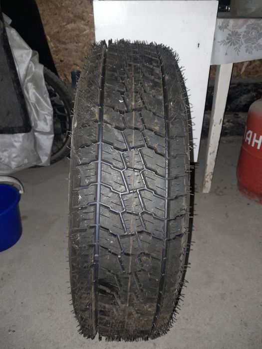Продам новую резину,комплект!