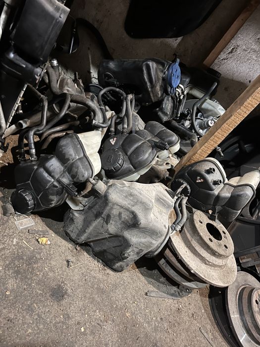 Казанче чистачки и антифриз Mercedes S class W221 ( Разширителен съд )