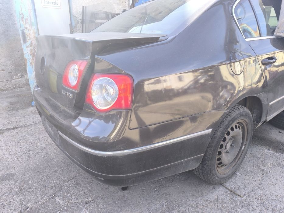 Bara spate / portbagaj Vw Passat B6 Sedan