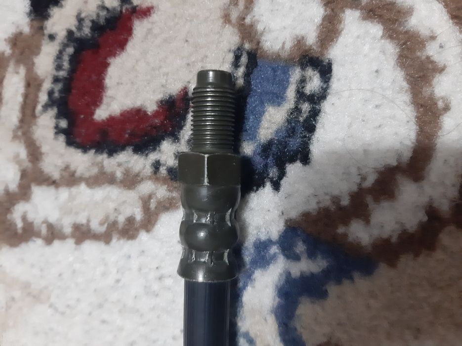 Продам тормозной шланг