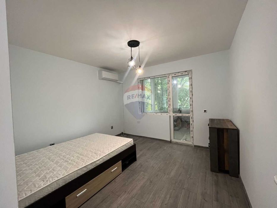 Продава се Тристаен апартамент в Варна, Младост 1 - 106 кв.м за 2076 €/кв.м - Снимка #11