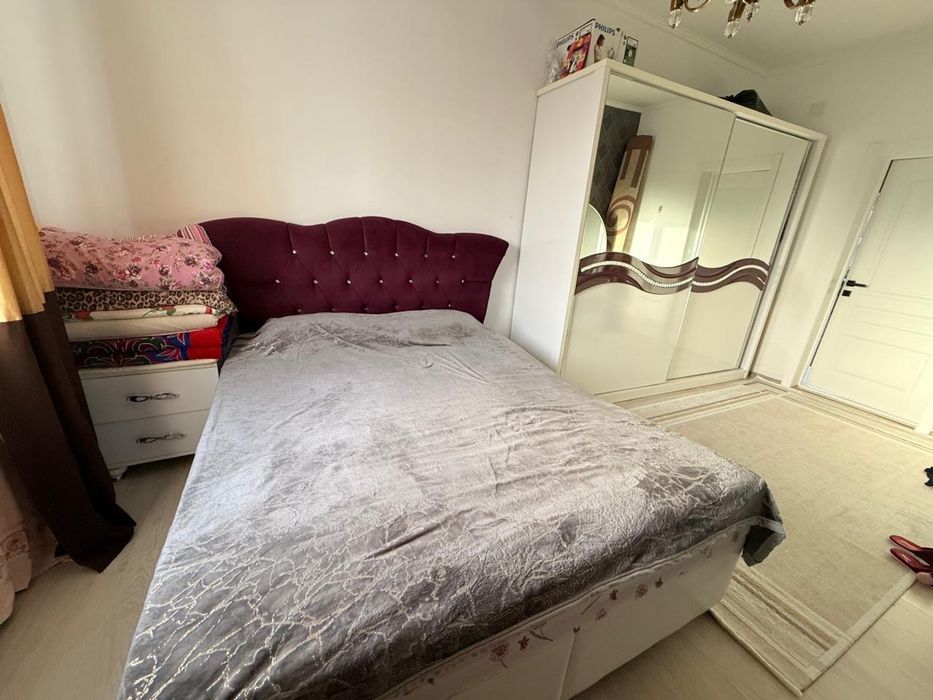 Продается спальный гарнитур