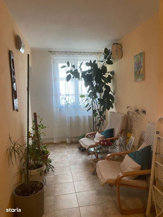 33706 Apartament 3 camere Far