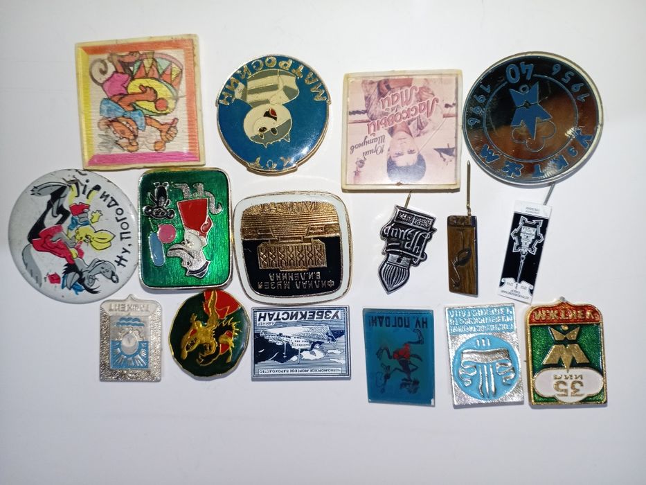 Продаётся значки