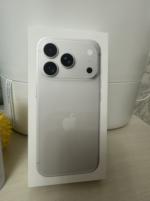 IPHONE 18 Pro память 256Г
