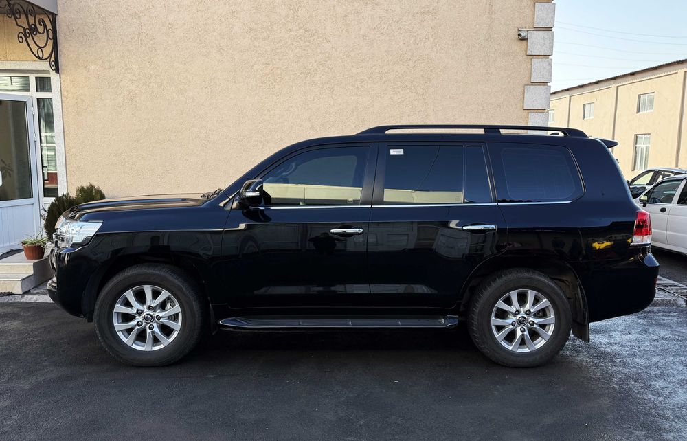 продается Toyota Land Cruiser 200 SFX 95 срочно! SOTILADI!